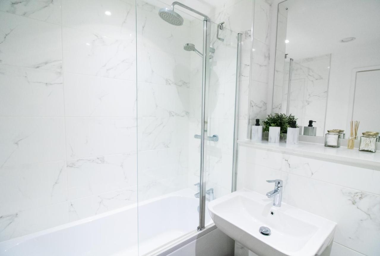Beautiful Place - 2 Bedroom Apartment On Broad Street Birmingam Exterior foto