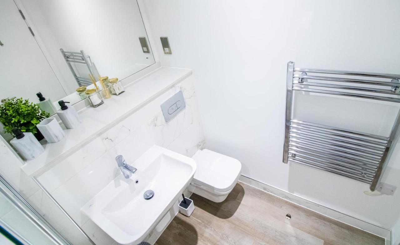Beautiful Place - 2 Bedroom Apartment On Broad Street Birmingam Exterior foto